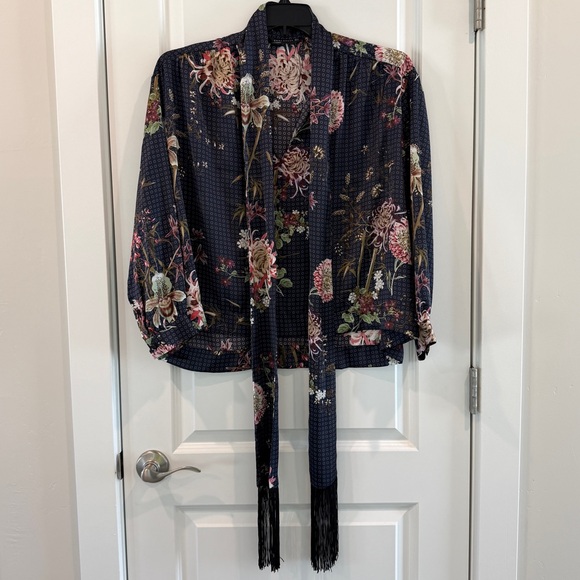 NWOT Zara Multi Floral Boxy Top with Tassel Neck Tie Collar in Dark Grey sz S - Picture 2 of 11